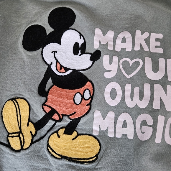 Disney Crewneck Sweatshirt. Rare Green with Embroidered Mickey Mouse - Picture 4 of 5